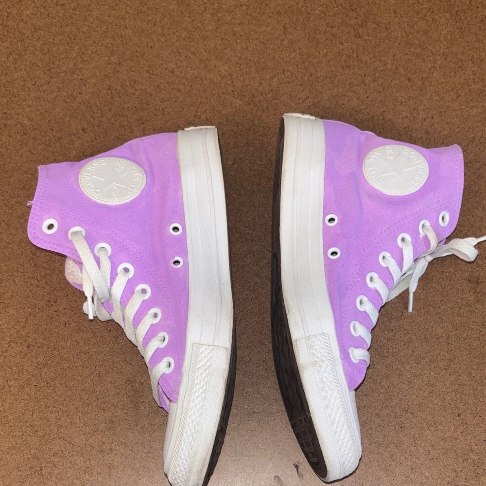 Custom painted Converse Purple lilac High-Top Sneakers Women’s 8.5 men’s 6.5